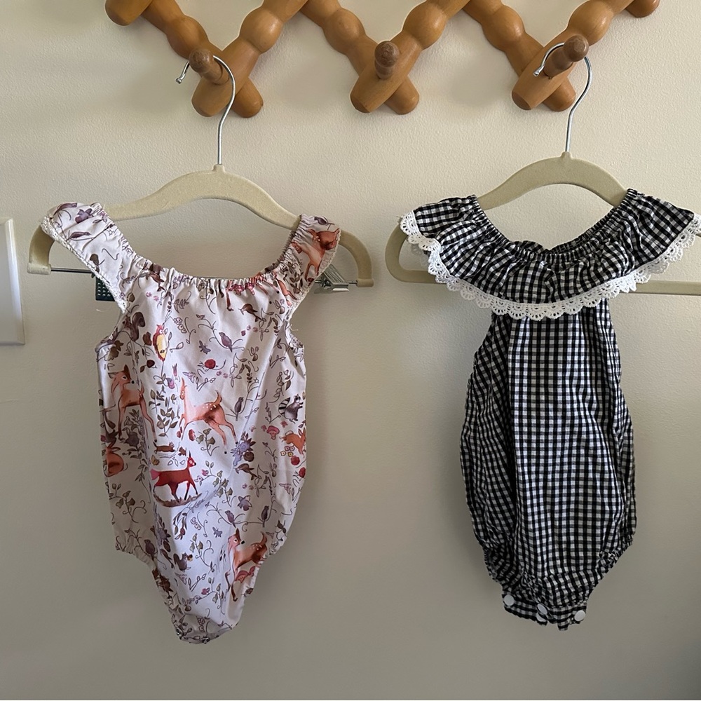 Bundle of two bubble rompers